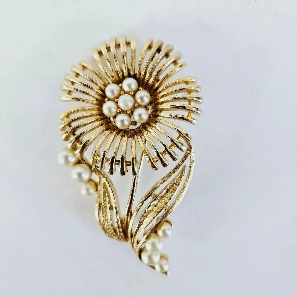 Vintage 1950s Lisner Signed Sunflower Floral Faux Pearl Gold Tone Brooch Pin